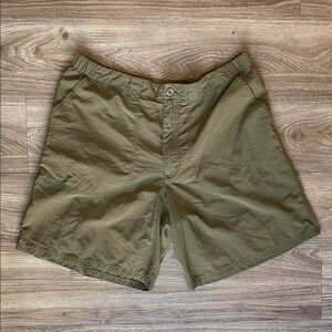 patagonia Men's Cargo Shorts in Olive